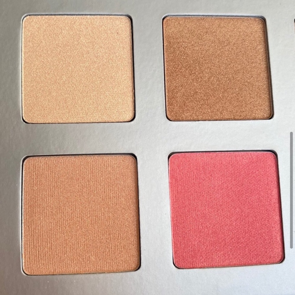 ICONIC London | Blaze Chaser Face Palette - Picture 12 of 14